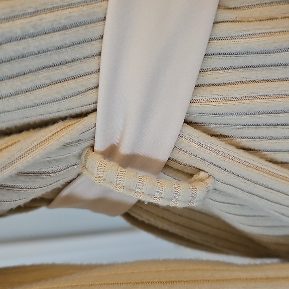 Top - Picture 9 of 16